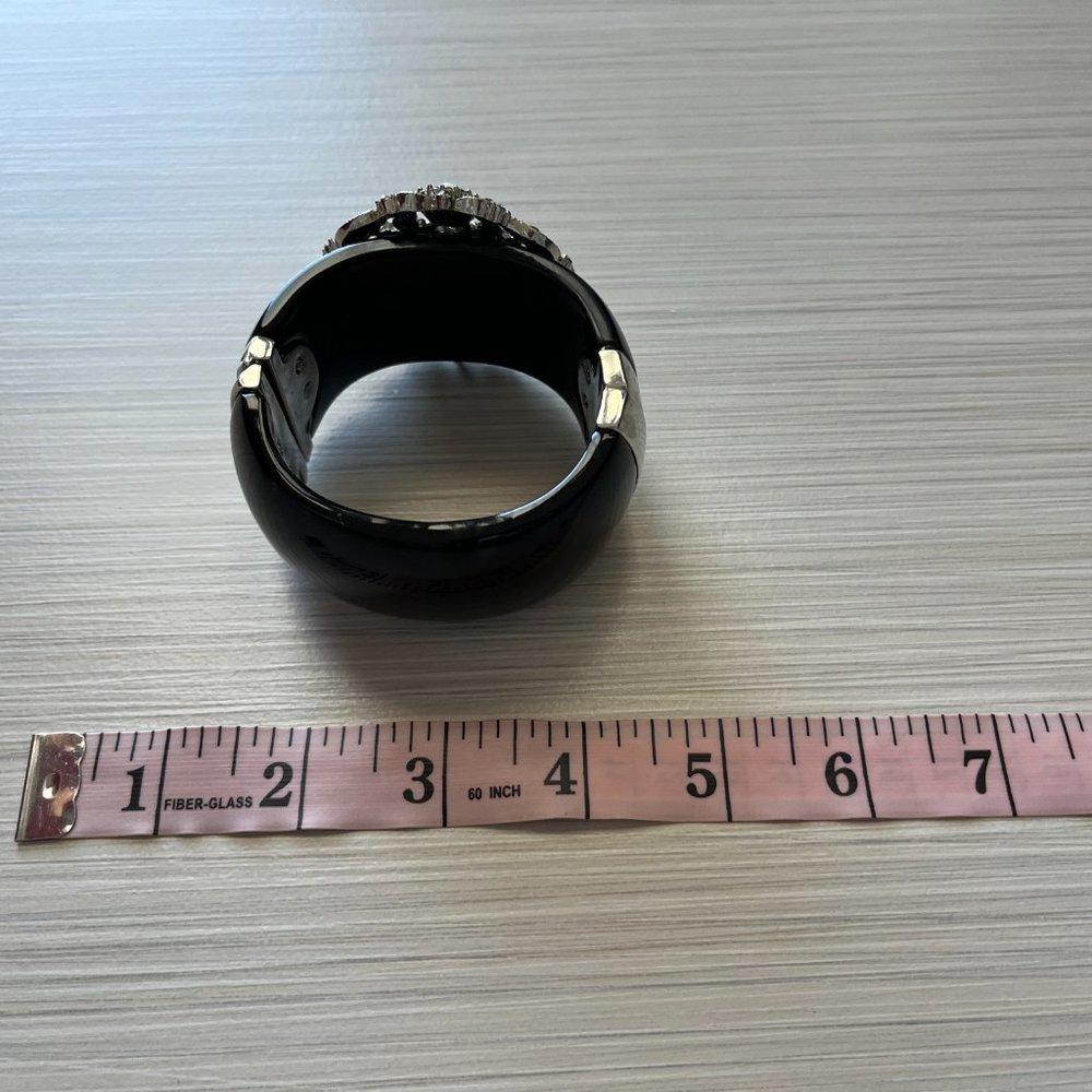 Cuff - Picture 11 of 16